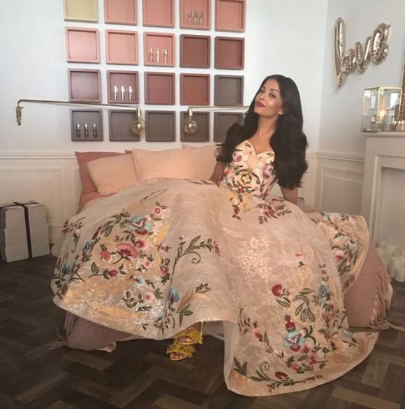 quen pham bang bang di, day moi la ba hoang tham do cannes 2017 - 12