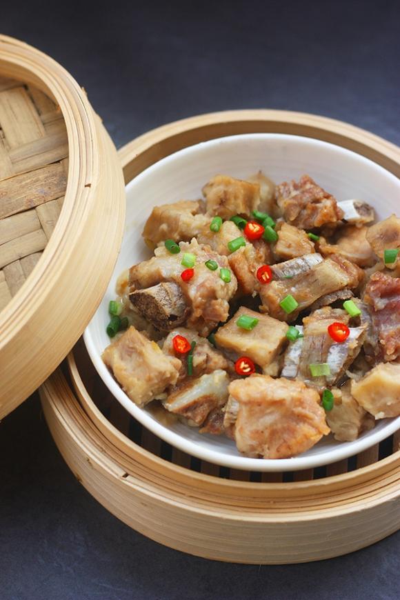 Cuối tuần đổi món với sườn hấp khoai môn mềm ngon tuyệt đối - Ảnh 4. Cuối tuần đổi món với sườn hấp khoai môn mềm ngon tuyệt đối - Ảnh 4.
