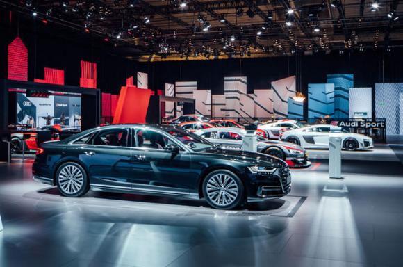 Chiêm ngưỡng vẻ đẹp của Audi A8 2018 bằng xương, bằng thịt - Ảnh 15. Chiêm ngưỡng vẻ đẹp của Audi A8 2018 bằng xương, bằng thịt - Ảnh 15.