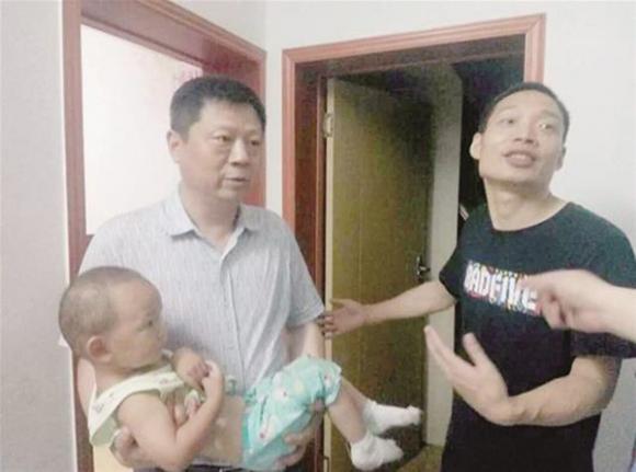 Vì hơn 3000 đồng, bé trai 8 tuổi bắt cóc bé 18 tháng suốt 13 tiếng đồng hồ - Ảnh 2. Vì hơn 3000 đồng, bé trai 8 tuổi bắt cóc bé 18 tháng suốt 13 tiếng đồng hồ - Ảnh 2.