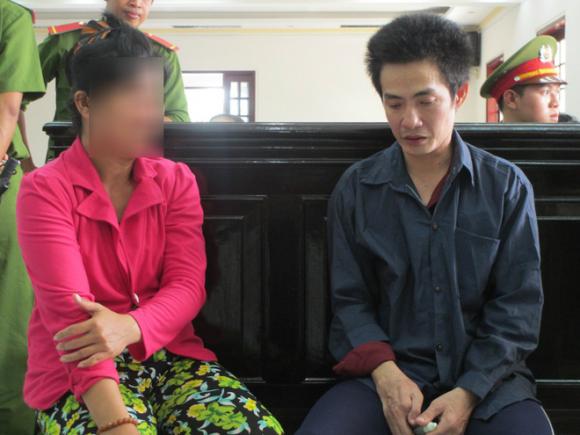 Bố hiếp dâm con gái ruột 11 tuổi lãnh án chung thân, đến lượt ông nội được đem ra xét xử - Ảnh 2. Bố hiếp dâm con gái ruột 11 tuổi lãnh án chung thân, đến lượt ông nội được đem ra xét xử - Ảnh 2.