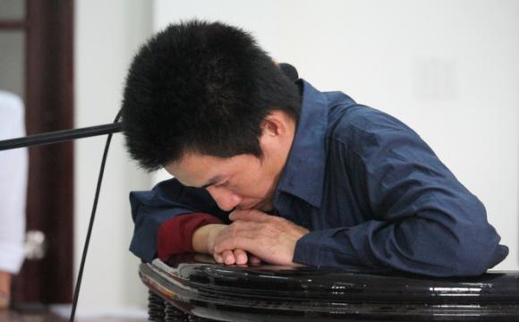 Bố hiếp dâm con gái ruột 11 tuổi lãnh án chung thân, đến lượt ông nội được đem ra xét xử - Ảnh 4. Bố hiếp dâm con gái ruột 11 tuổi lãnh án chung thân, đến lượt ông nội được đem ra xét xử - Ảnh 4.