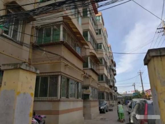 Bị trầm cảm sau sinh, người mẹ uống thuốc độc tự tử cùng con gái 9 tháng tuổi - Ảnh 2. Bị trầm cảm sau sinh, người mẹ uống thuốc độc tự tử cùng con gái 9 tháng tuổi - Ảnh 2.