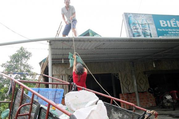Học sinh Quảng Trị được nghỉ học đến hết bão số 10 - Ảnh 1. Học sinh Quảng Trị được nghỉ học đến hết bão số 10 - Ảnh 1.