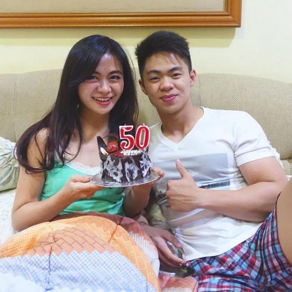 Trẻ xinh như gái đôi mươi, ai mà ngờ người phụ nữ này đã 50 tuổi, ngồi cạnh con mà cứ ngỡ bạn trai - Ảnh 1. Trẻ xinh như gái đôi mươi, ai mà ngờ người phụ nữ này đã 50 tuổi, ngồi cạnh con mà cứ ngỡ bạn trai - Ảnh 1.