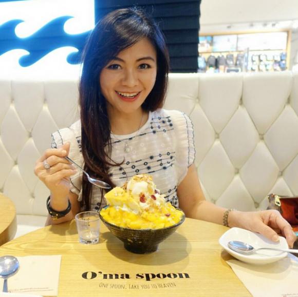Trẻ xinh như gái đôi mươi, ai mà ngờ người phụ nữ này đã 50 tuổi, ngồi cạnh con mà cứ ngỡ bạn trai - Ảnh 19. Trẻ xinh như gái đôi mươi, ai mà ngờ người phụ nữ này đã 50 tuổi, ngồi cạnh con mà cứ ngỡ bạn trai - Ảnh 19.