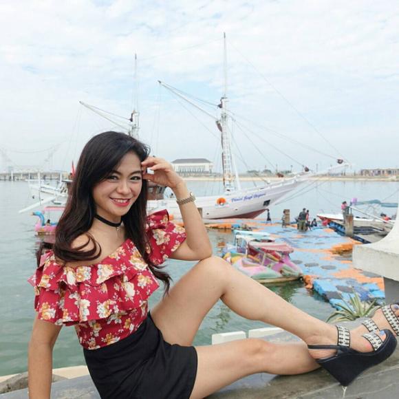 Trẻ xinh như gái đôi mươi, ai mà ngờ người phụ nữ này đã 50 tuổi, ngồi cạnh con mà cứ ngỡ bạn trai - Ảnh 3. Trẻ xinh như gái đôi mươi, ai mà ngờ người phụ nữ này đã 50 tuổi, ngồi cạnh con mà cứ ngỡ bạn trai - Ảnh 3.