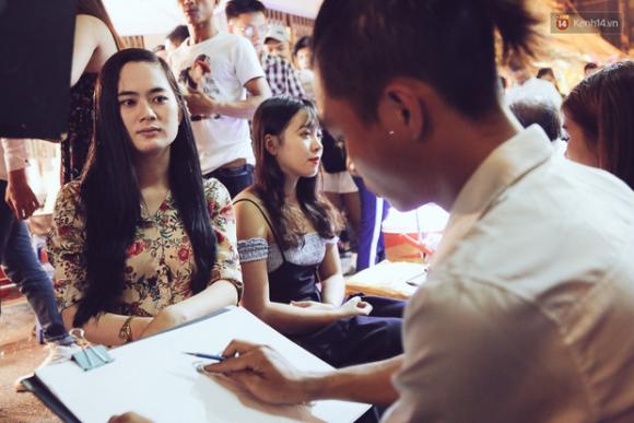 Chùm ảnh: Cảnh tượng đông đúc đến nghẹt thở tại Hà Nội và Sài Gòn trước thềm Trung thu - Ảnh 27. Chùm ảnh: Cảnh tượng đông đúc đến nghẹt thở tại Hà Nội và Sài Gòn trước thềm Trung thu - Ảnh 27.