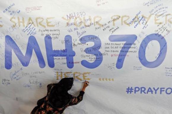 9 bí ẩn chưa có lời đáp xoay quanh tấn thảm kịch MH370 - Ảnh 2. 9 bí ẩn chưa có lời đáp xoay quanh tấn thảm kịch MH370 - Ảnh 2.