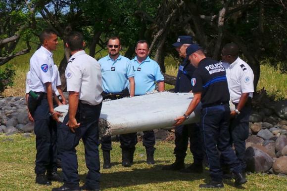 9 bí ẩn chưa có lời đáp xoay quanh tấn thảm kịch MH370 - Ảnh 8. 9 bí ẩn chưa có lời đáp xoay quanh tấn thảm kịch MH370 - Ảnh 8.
