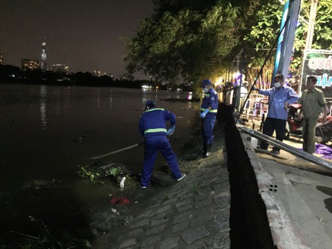 Phát hiện thi thể người đàn ông trương phình trôi dạt trên sông Sài Gòn - Ảnh 2. Phát hiện thi thể người đàn ông trương phình trôi dạt trên sông Sài Gòn - Ảnh 2.