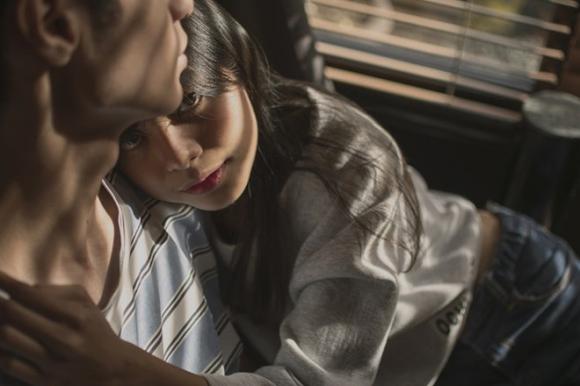 Bỏ mặc vợ một lòng tin yêu và chiều chuộng, chồng thản nhiên du hí với bồ, còn nói dối là đi từ thiện - Ảnh 2. Bỏ mặc vợ một lòng tin yêu và chiều chuộng, chồng thản nhiên du hí với bồ, còn nói dối là đi từ thiện - Ảnh 2.