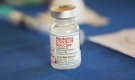 Anh phê duyệt vaccine Covid-19 đầu tiên hiệu quả với nhiều biến thể