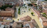 Chùm ảnh: Lũ lụt lịch sử càn quét quốc gia châu Âu, tàn phá khủng khiếp khiến nhiều người thiệt mạng