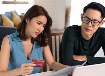 Đàn ông có bận tâm nếu vợ kiếm được nhiều tiền hơn mình không? Hai cặp vợ chồng chia sẻ cảm nhận thật trong hôn nhân