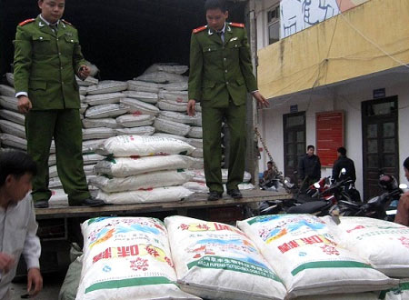 Thu giữ 12 tấn mì chính không hóa đơn chứng từ 