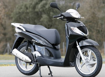 Giá xe tay ga Honda SH nhập vẫn 'loạn' 