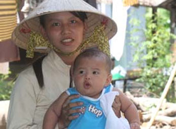 Vợ kiện chồng 