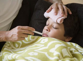 Hiểu lầm tai hại khi chăm trẻ sốt