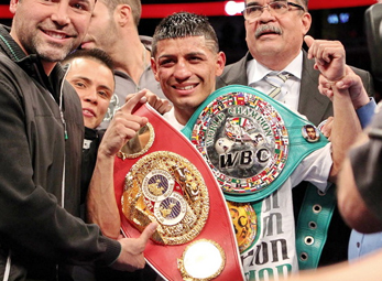 Abner Mares: Từ băng đảng ma túy đến siêu sao quyền Anh