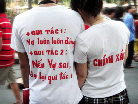 Chuyện vợ chồng luôn là chủ đề đầy hài hước ở Việt Nam và chắc chắn sẽ khiến bạn cười té ghế. Qua những câu chuyện dí dỏm, đầy lý trí và hài hước ấy, bạn sẽ tìm thấy những câu chuyện quen thuộc và nụ cười sẽ không bao giờ rời khỏi môi bạn.