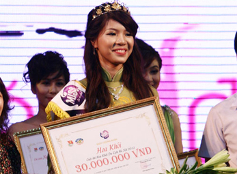 Dương Thị Hà Giang đăng quang Hoa khôi du lịch Hà Nội