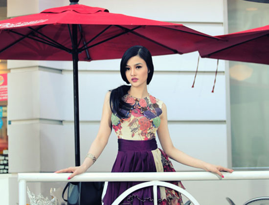 Julia Hồ: 