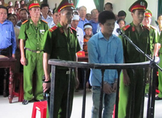 Tử hình nghịch tử ra tay giết mẹ và em trai