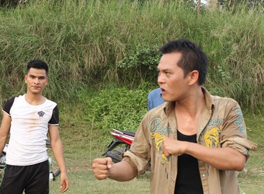 NSƯT Trung Hiếu khoe tài võ thuật trong phim hài Tết 'Ván cờ...vồ'