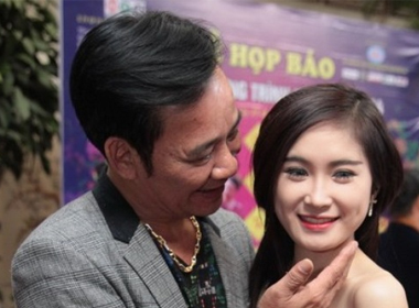 Quang Tèo lắm mưu nhiều mẹo bên hot girl xinh đẹp