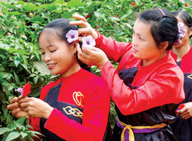 Độc đáo tục lệ “mua đầu, bán rể”