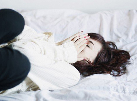 Phân biệt khí hư bình thường và khí hư do bệnh phụ khoa