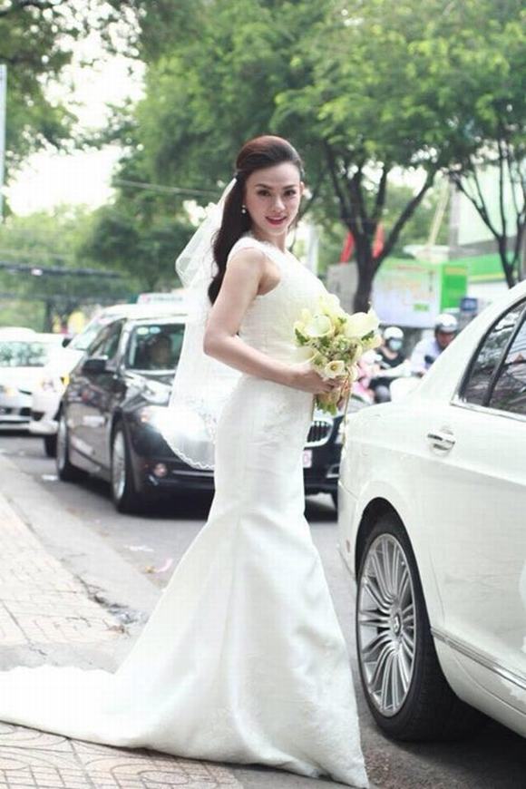 ca-si-thu-thuy2