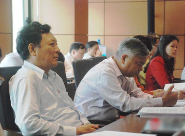 Bộ trưởng GD&ĐT: Không có chuyện 'vừa đá bóng vừa thổi còi'
