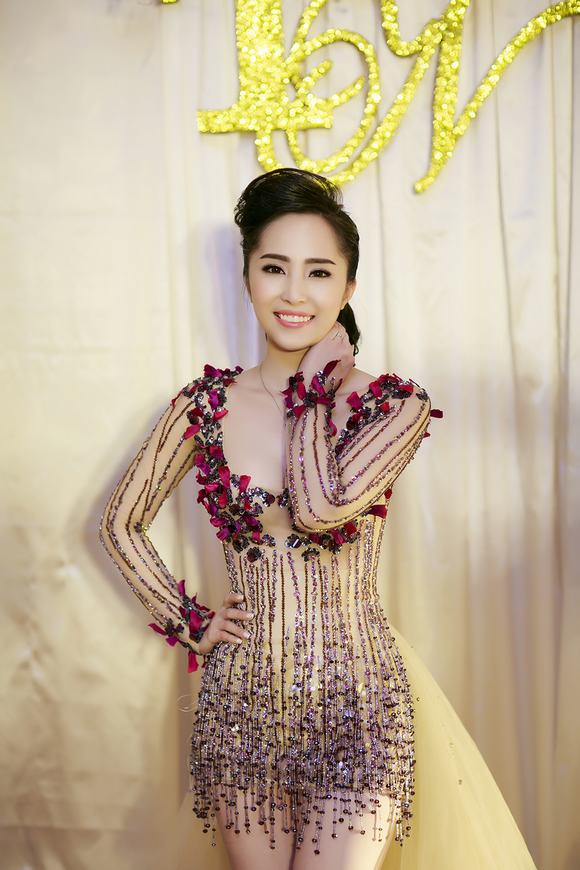 vay-cuoi-quynh-nga11