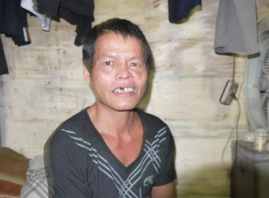 Anh 'Tùng sứt' - người vớt xác chết trên sông Hồng