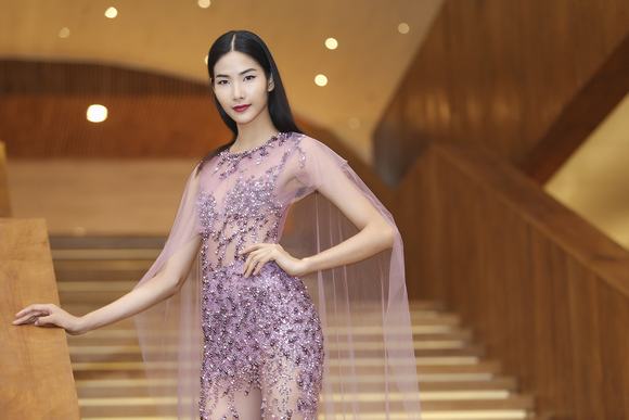 hoang-thuy-vay-hong-4