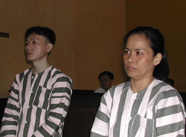 Nhớ lại vụ án đầu độc 13 người của nữ sát thủ thích đi chùa