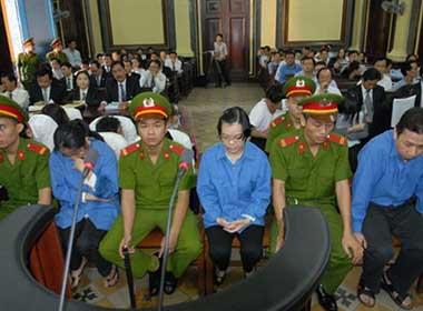 Toà đồng tình với Viện Kiểm sát: Huyền Như có dấu hiệu tham ô