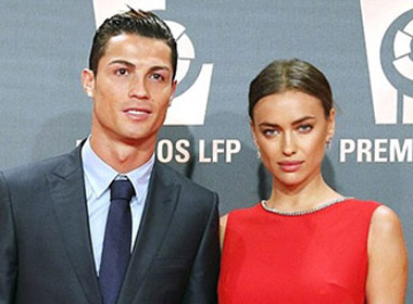 Cristiano Ronaldo 'XÁC NHẬN' đã chia tay bạn gái 'đẹp nhất hành tinh' Irina Shayk