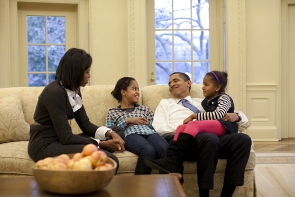 thanh-cong-va-that-bai-trong-viec-lam-cha-me-cua-gia-dinh-obama