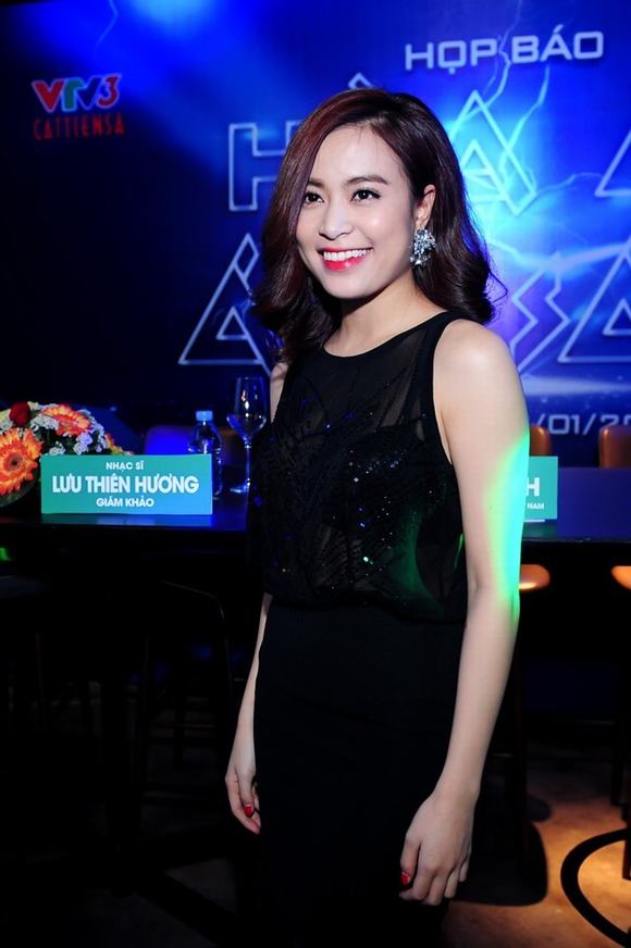hoang-thuy-linh2-1422067207