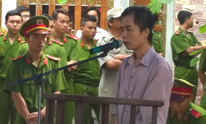 Ghen tuông, chồng xách dao truy sát vợ ngày Tết