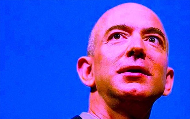 15. Jeff Bezos<br><br>Giá trị tài sản ròng: 34,8 tỷ USD<br>Tăng/giảm tài sản trong năm 2014: +2,8 tỷ USD<br>Tăng/giảm vị trí trong xếp hạng: +3 bậc<br>Nguồn tài sản chính: Công ty thương mại điện tử Amazon<br>Quốc gia: Mỹ