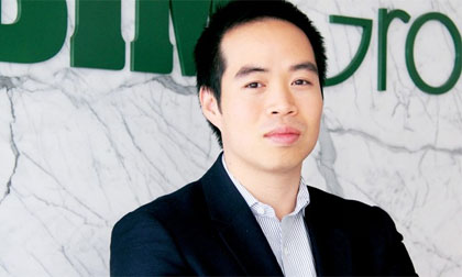 Áp lực và tham vọng của doanh nhân 8 năm 'cắp cặp cho bố'