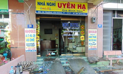 Cháy nhà nghỉ, 9 người nhảy lầu thoát thân