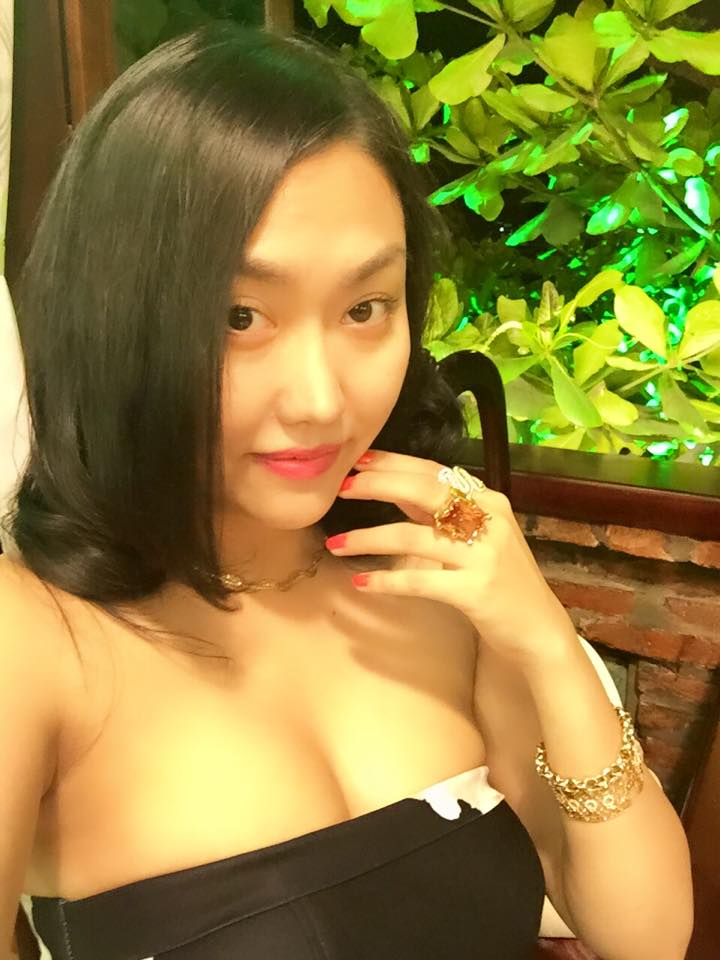 Vợ chồng Phi Thanh Vân khoe khoang 0