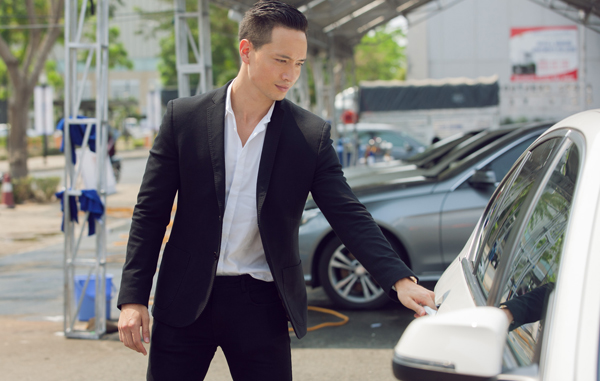 Kim Lý sánh bước bên Tóc Tiên 0