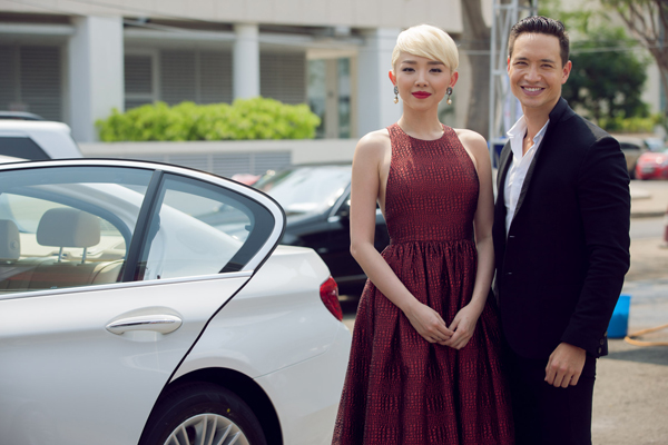 Kim Lý sánh bước bên Tóc Tiên 2