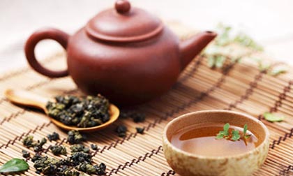 13 mẹo vặt hay từ trà cho cả nhà